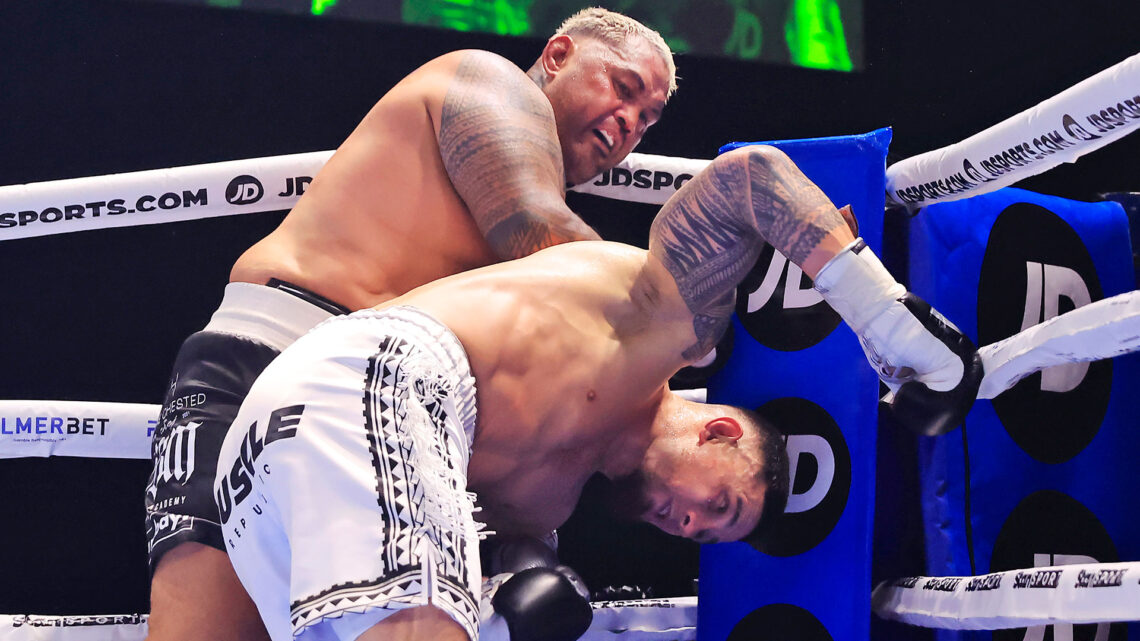 Watch as Sonny Bill Williams is brutally KNOCKED OUT by 48-year-old MMA legend Mark Hunt in huge upset
