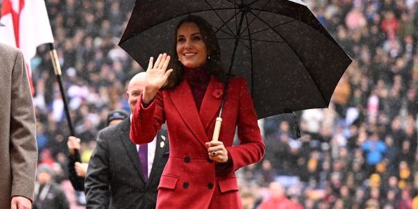Kate Middleton Wears Monochrome Red Outfit to Rugby League World Cup Quarter-Final, Photos