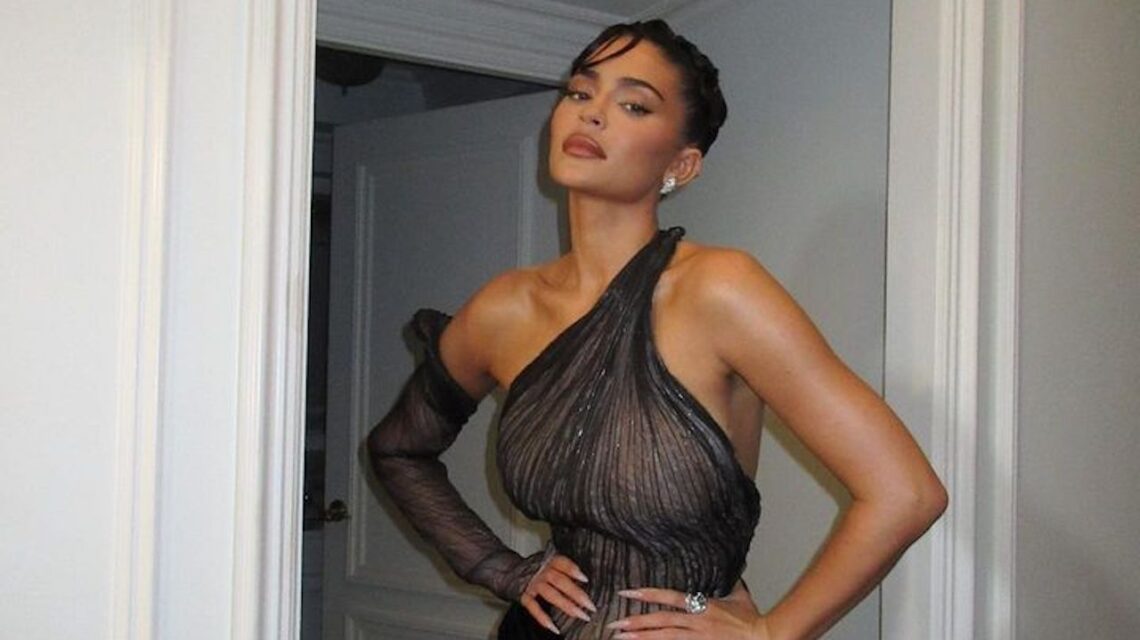 Kylie Jenner Borrowed an Archival Thierry Mugler Look for the CFDA Awards