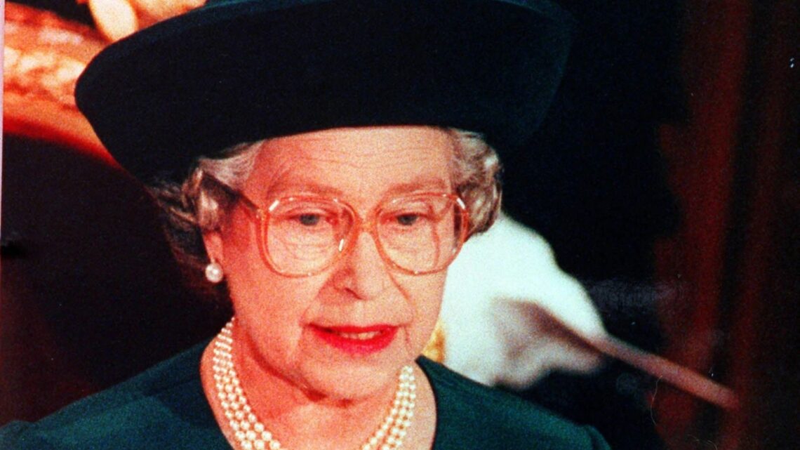 When was the Queen’s annus horribilis year and what happened?