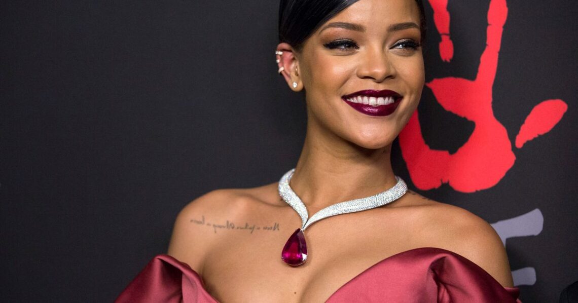 Rihanna Wants Beyoncé To Walk The Runway For ‘Savage X Fenty’