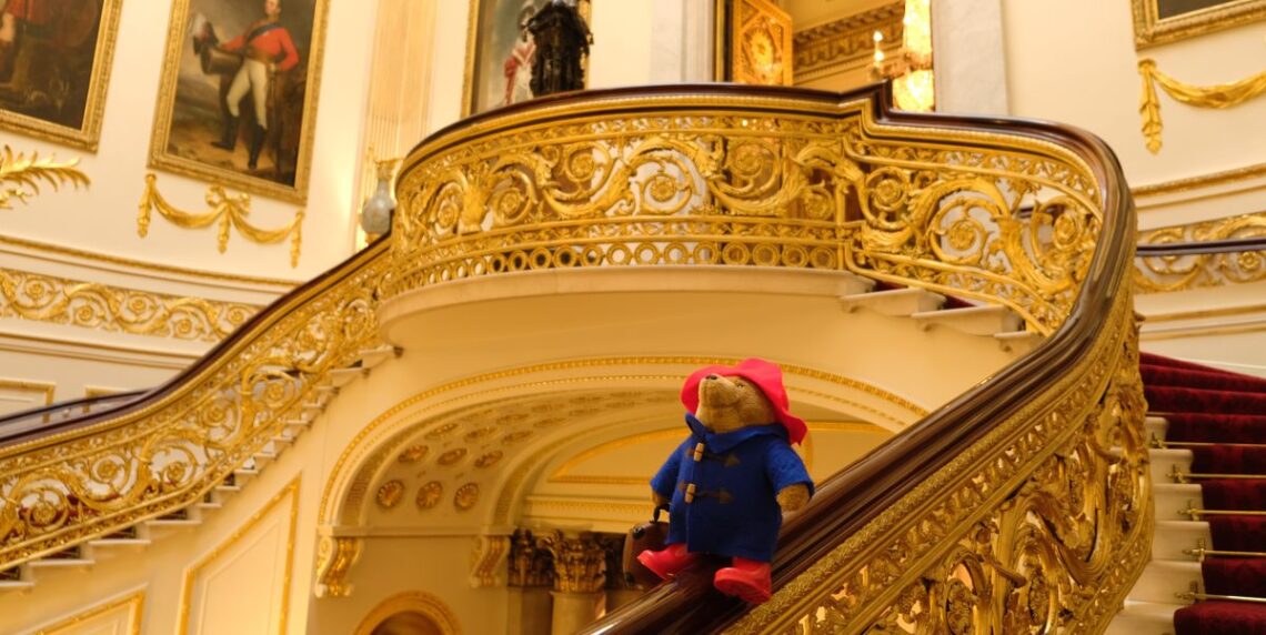 Paddington Bear Has an Adventure at Buckingham Palace