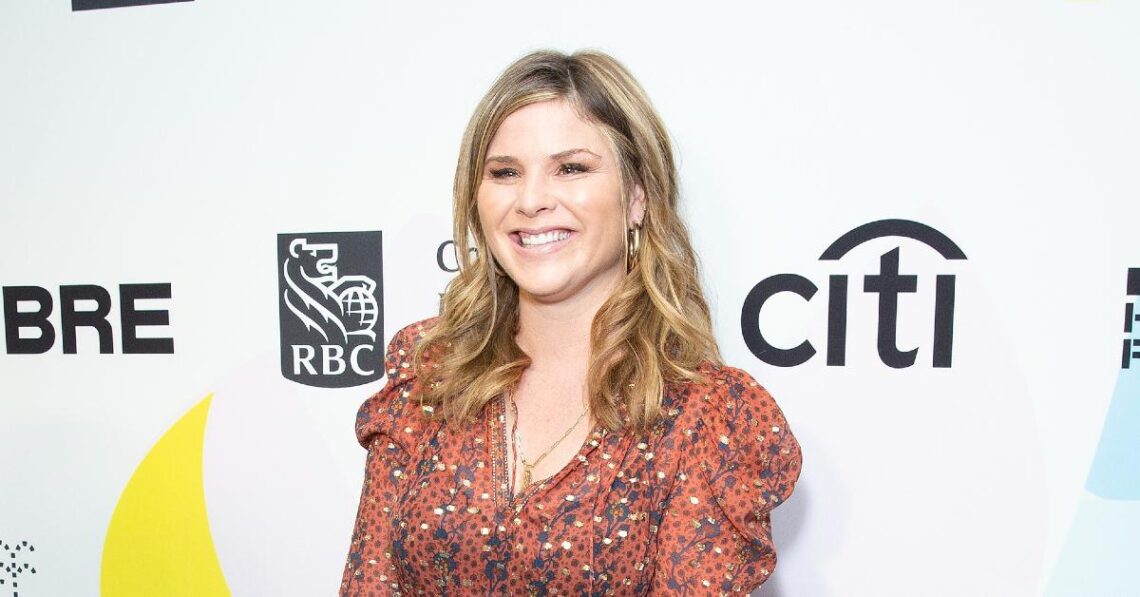 Jenna Bush Hager Is ‘So Proud’ Of Malia & Sasha Obama, Says They’re ‘Incredible & Independent Women’