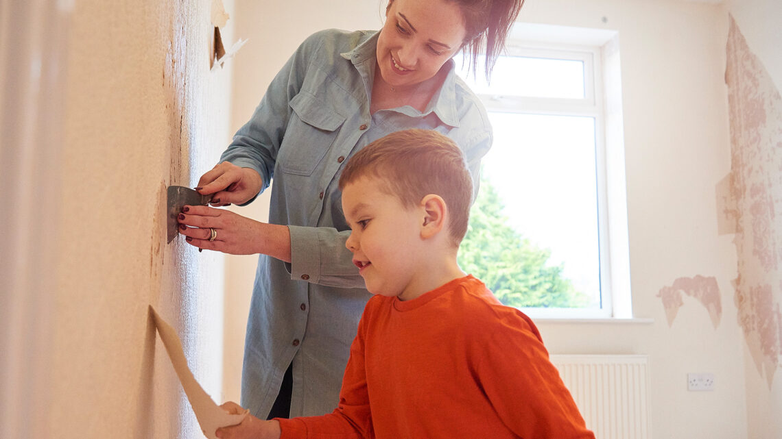 Homeowner discovers cheeky dad’s secret note about the Spice Girls, leaving people in stitches