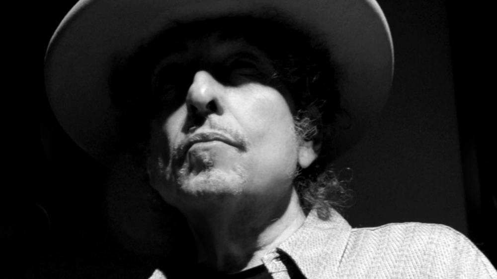 Bob Dylan Says He ‘Regrets’ an ‘Error in Judgment’ in Selling Machine-Signed Art and Books: ‘I Want to Rectify It Immediately’