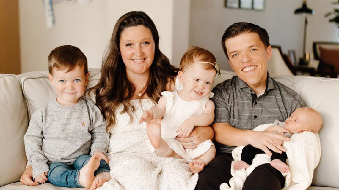Little People’s Tori Roloff shows off giant Christmas tree inside living room in new video at $1M Washington home
