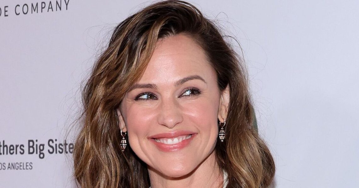 Jennifer Garner Has Surprise Reunion With ‘Movie Husband’ On Airplane