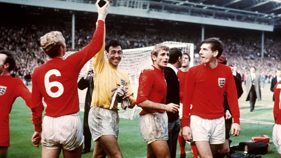 How many of England’s 1966 World Cup winning team are still alive?