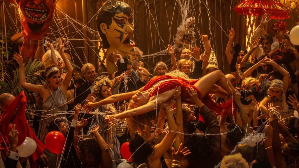 ‘Babylon’ Costume Designer on Margot Robbie’s Red Outfit