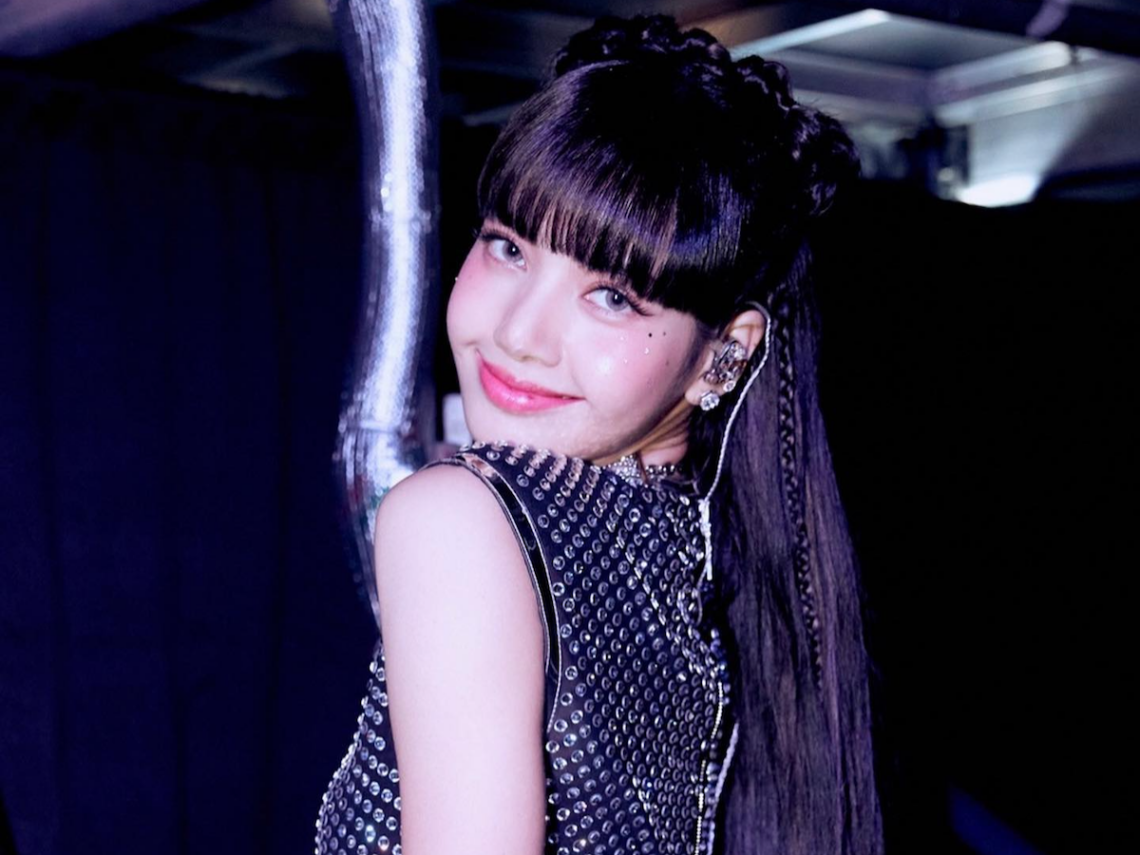 4 Holiday Makeup Ideas to Glam Up Your Look — Holiday Makeup Ideas Festive Beauty Looks