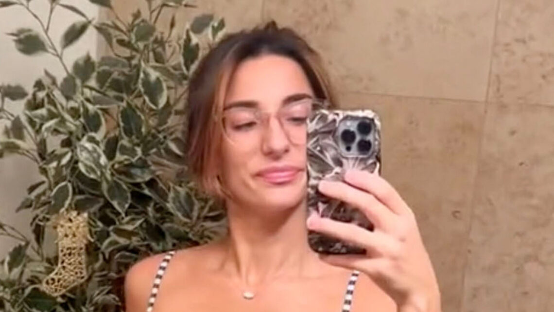 I tried on my mom’s old bathing suits from the ’90s-’00s – the bikinis are small, good thing we’re the same size