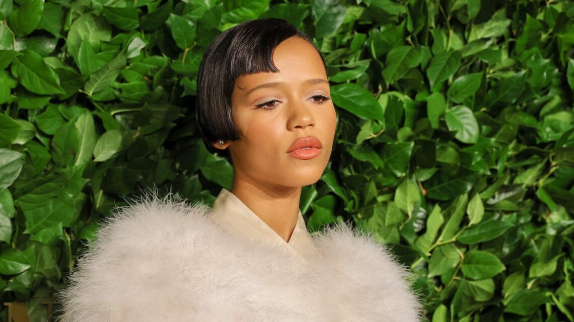 3 It Girl-Approved Outfits to Recreate on New Year’s Eve